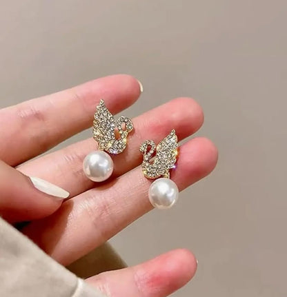 🦢✨ Royal Swan Elegance Earrings – Drenched in Class, Dipped in Dreams 💎🌟