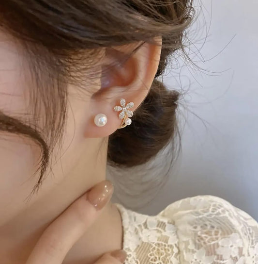 🌸✨ Whisper Bloom Pearl Ear Cuff Set – Blossom Elegance Meets Modern Chic💫🌼