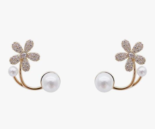 🌸✨ Whisper Bloom Pearl Ear Cuff Set – Blossom Elegance Meets Modern Chic💫🌼