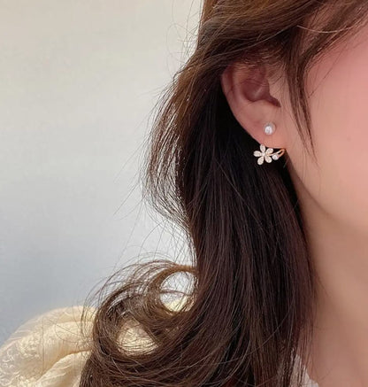 🌸✨ Whisper Bloom Pearl Ear Cuff Set – Blossom Elegance Meets Modern Chic💫🌼